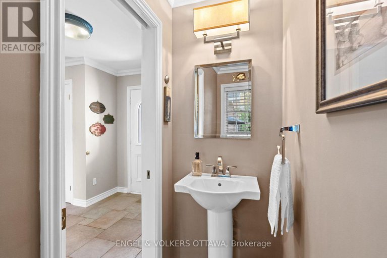 28790851/5557-pettapiece-crescent/manotick-village-manotick-estates/ottawa/ontario/K4M1C5_27