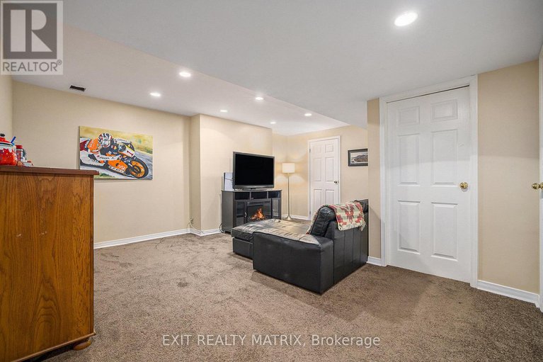 28615038/51-peterson-place/katimavik/ottawa/ontario/K2L4A8_29