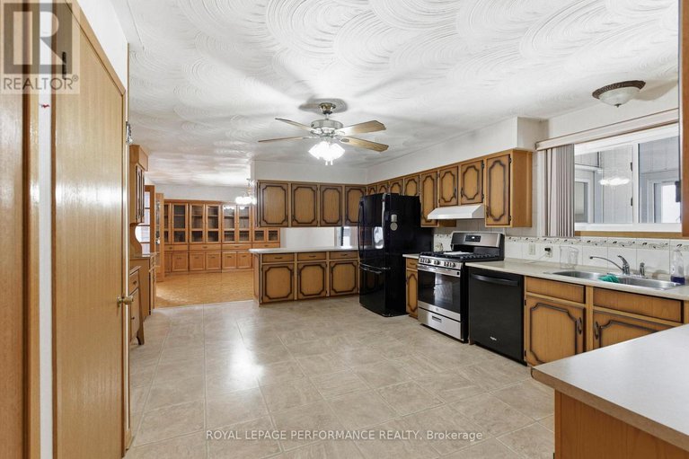 29233038/166-mccormick-road/alexandria/north-glengarry/ontario/K0C1A0_9