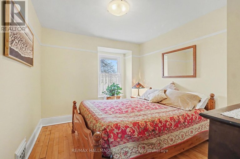 29621621/115-hamilton-avenue-n/ottawa-west/ottawa/ontario/K1Y1C1_16