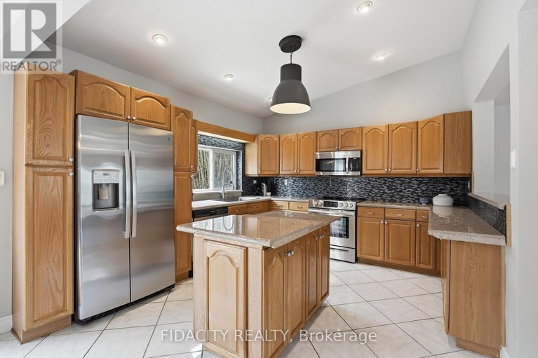 29641176/6560-jack-pine-crescent/greely/ottawa/ontario/K4P1E1_12