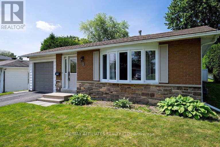 28995610/22-red-maple-crescent/blackburn-hamlet/ottawa/ontario/K1B3Z3_4