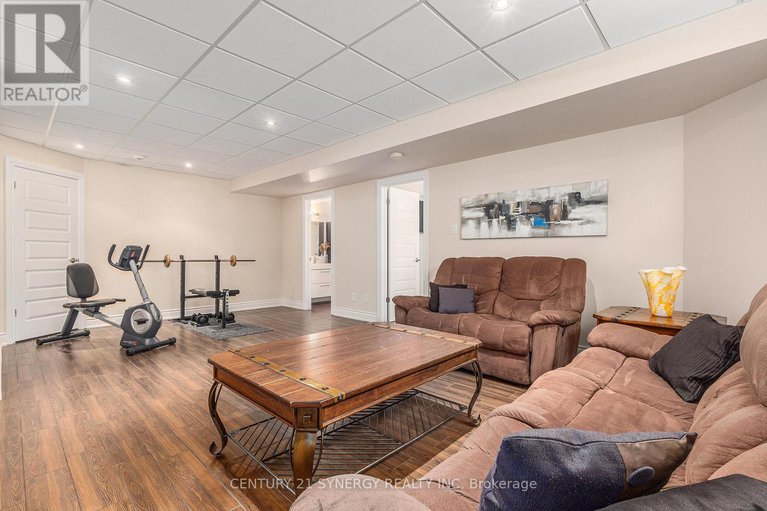 28593734/2365-stoney-lane/cumberland-ridge/ottawa/ontario/K4C1B9_24