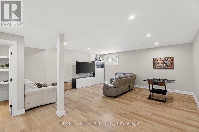 29432305/106-maplestone-drive/north-grenville-twp-kemptville-east/north-grenville/ontario/K0G1J0_29