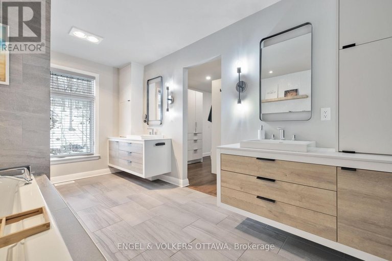 29464568/157-avro-circle/cfb-rockcliffe-and-area/ottawa/ontario/K1K4K7_26