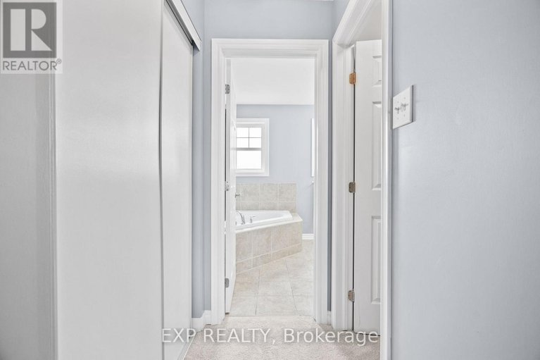 28680444/3473-river-run-avenue/half-moon-bay/ottawa/ontario/K2J0R8_17