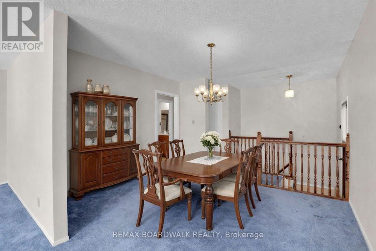 29432299/116-old-colony-road/glencairnhazeldean/ottawa/ontario/K2L1M2_16