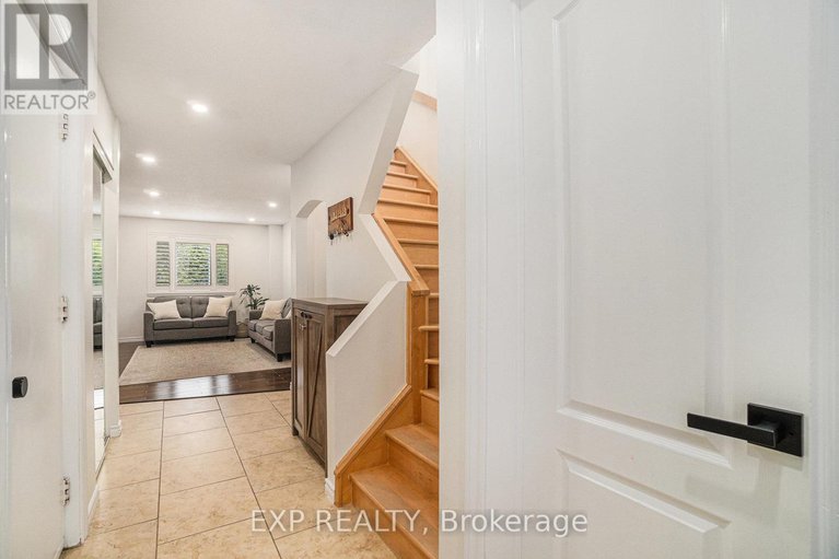 28430492/5-benlark-road/on-the-green/ottawa/ontario/K2J2L5_4