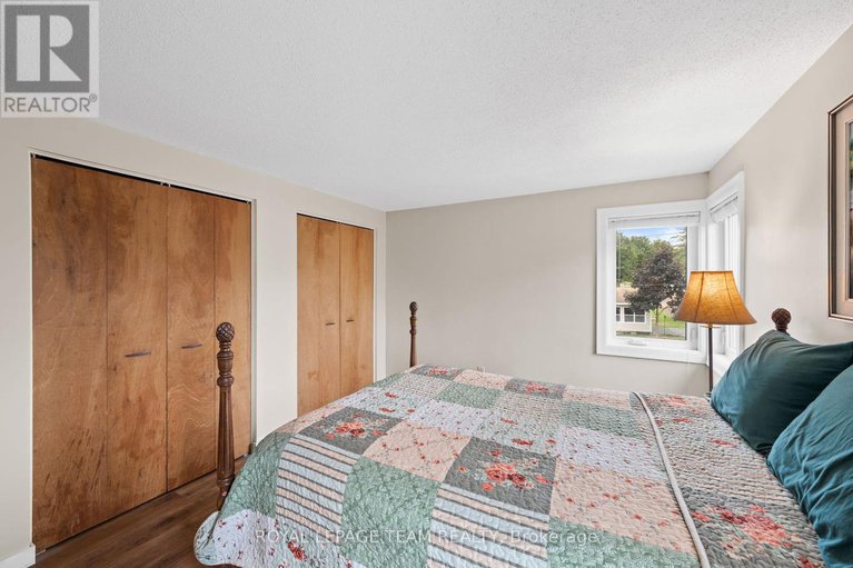 28908182/1119-firefly-lane/manotick-south-to-roger-stevens/ottawa/ontario/K4M0T6_35