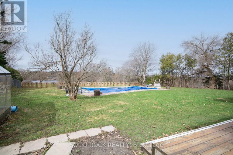 28251367/724-river-road/riverside-southgloucester-glen/ottawa/ontario/K4M1B2_19