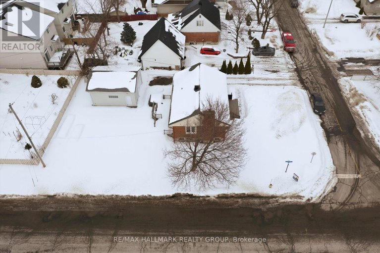 29377077/26-florette-street/cardinal-heights/ottawa/ontario/K1J7L4_34