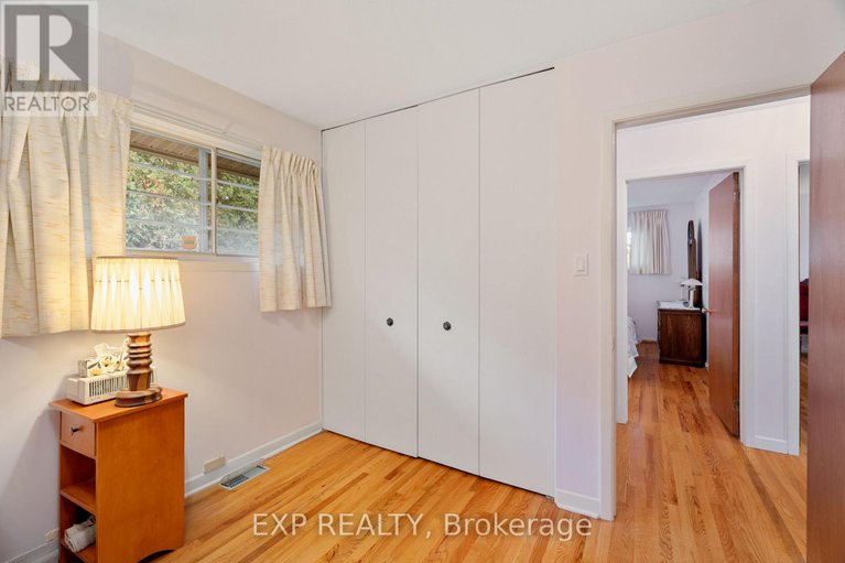 29114115/1233-meadowlands-drive-e/city-viewskylinefisher-heightsparkwood-hills/ottawa/ontario/K2E6K2_23