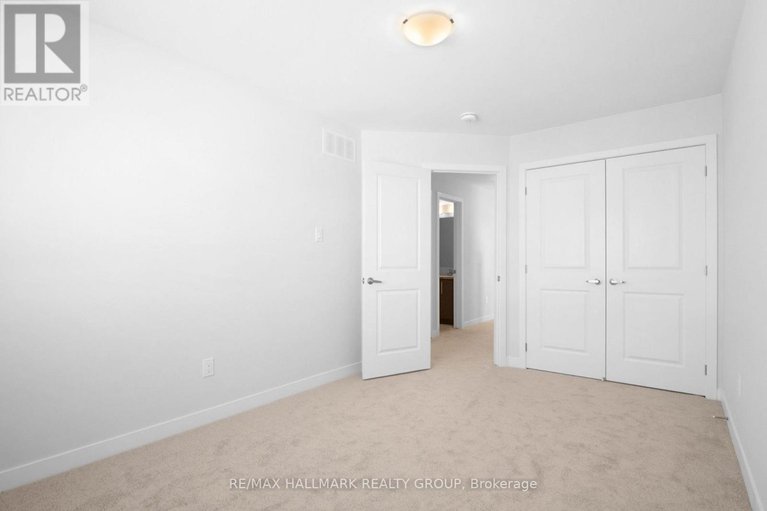 29360428/1944-hawker-private/huntley-ward-south-east/ottawa/ontario/K2M0M5_19