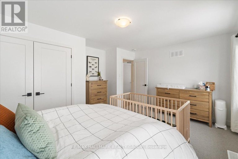 29259566/6461-renaud-road/mer-bleuebradley-estatesanderson-park/ottawa/ontario/K1W0R8_30