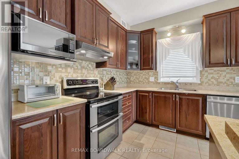 29627313/241-denali-way/stittsville-north/ottawa/ontario/K2S0N1_15