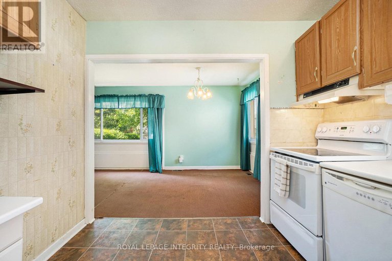 28649416/14-mulvagh-avenue/borden-farmstewart-farmcarleton-heightsparkwood-hills/ottawa/ontario/K2E6M6_15