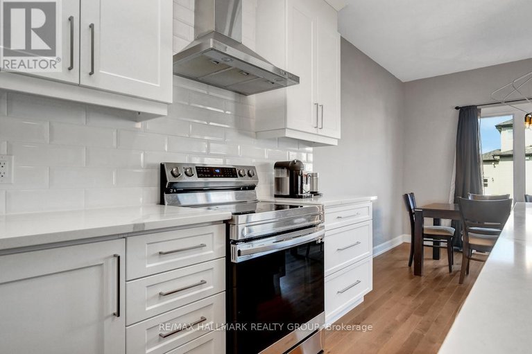 29228847/609-misty-street/village-of-russell/russell/ontario/K4R0G3_13