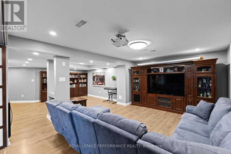 28618074/372-antigonish-avenue/springridgeeast-village/ottawa/ontario/K4A0T9_37