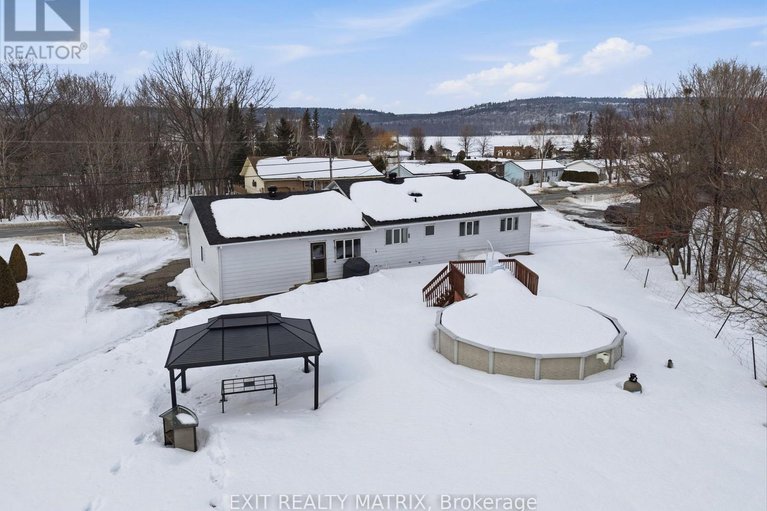 29432668/635-front-road-w/lorignal/champlain/ontario/K0B1K0_30