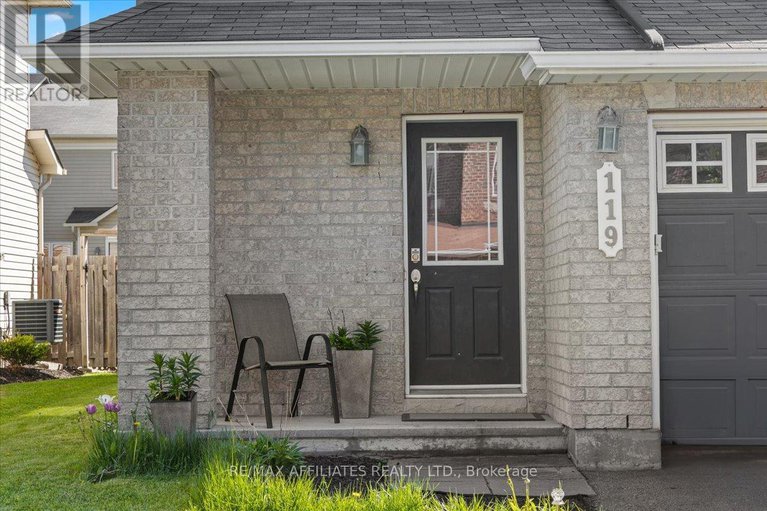 28378372/119-silvermoon-crescent/avalon-east/ottawa/ontario/K4A0P5_2