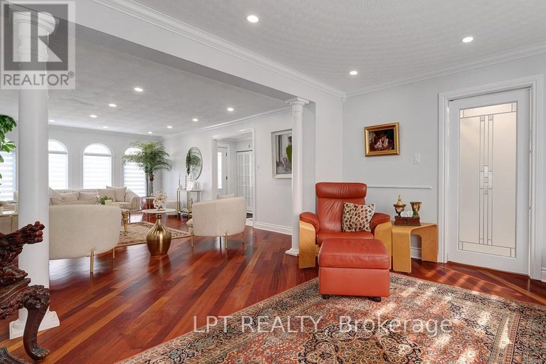 29603325/624-pleasant-park-road/playfair-park/ottawa/ontario/K1H5N5_22