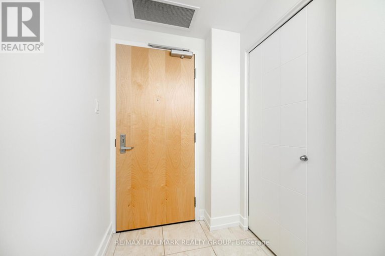 29105496/1904-179-metcalfe-street/ottawa-centre/ottawa/ontario/K2P1P7_5