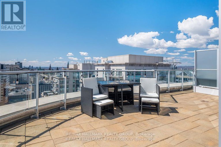 28394405/2701-195-besserer-street/sandy-hill/ottawa/ontario/K1N0B6_33