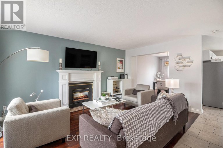 28182200/302-cote-royale-crescent/bilberry-creekqueenswood-heights/ottawa/ontario/K1E3L7_3