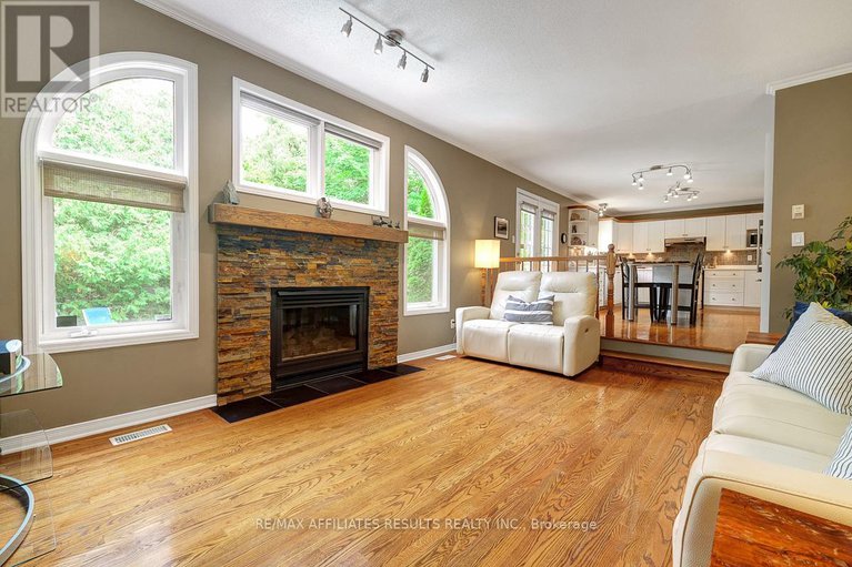 28999165/35-crantham-crescent/stittsville-central/ottawa/ontario/K2S1R2_17