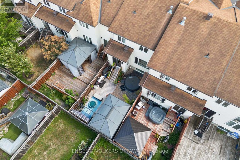 28783227/247-rolling-meadow-crescent/mer-bleuebradley-estatesanderson-park/ottawa/ontario/K1W0A8_49