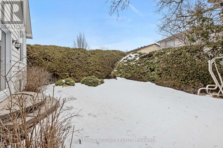 29527327/6368-viseneau-drive/chateauneuf/ottawa/ontario/K1C2J2_35