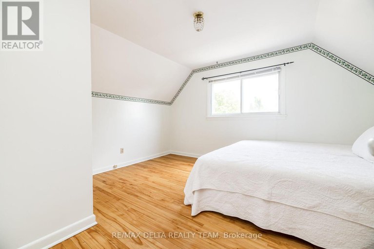 28813111/644-browning-avenue/riverview-park/ottawa/ontario/K1G0T9_11