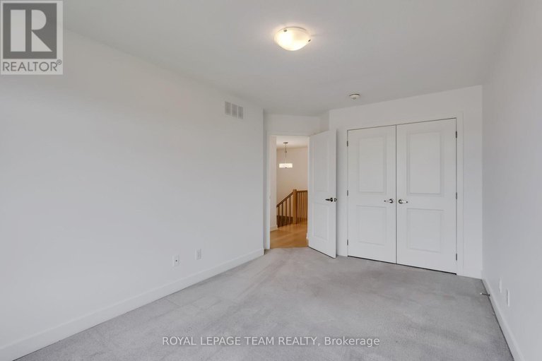 28890064/856-clapham-terrace/stittsville-south/ottawa/ontario/K2S2P1_32