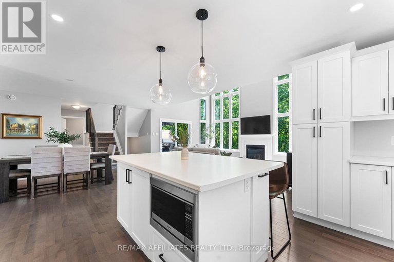 28381839/156-hybrid-street/embrun/russell/ontario/K0A1W0_22