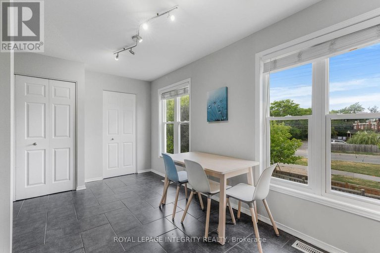 28812430/111-arcola-private/overbrookcastle-heights/ottawa/ontario/K1K4W9_10