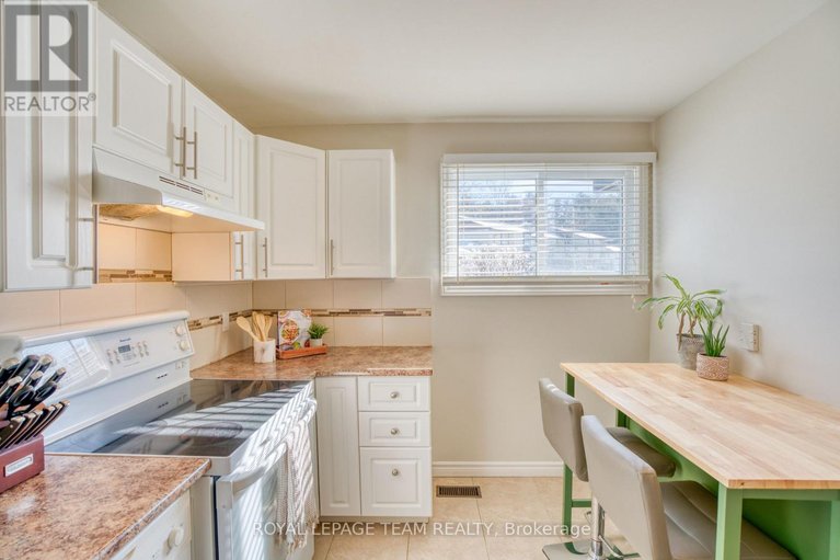 29497051/171-mcclintock-way/katimavik/ottawa/ontario/K2L2A5_7