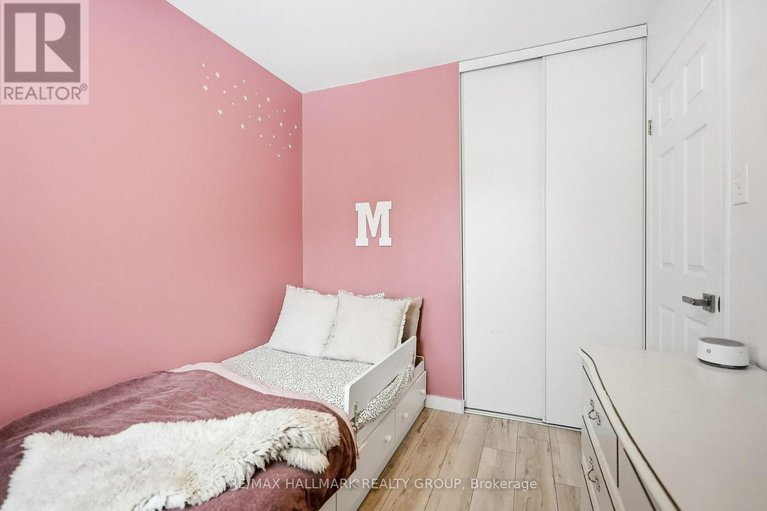 29236734/480-wincanton-drive/chatelaine-village/ottawa/ontario/K4A3Y1_23