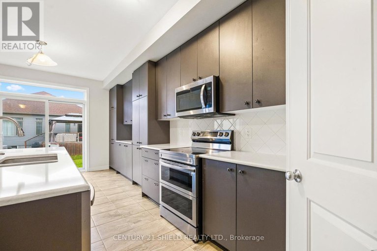 29043267/784-namur-street/embrun/russell/ontario/K0A1W0_21