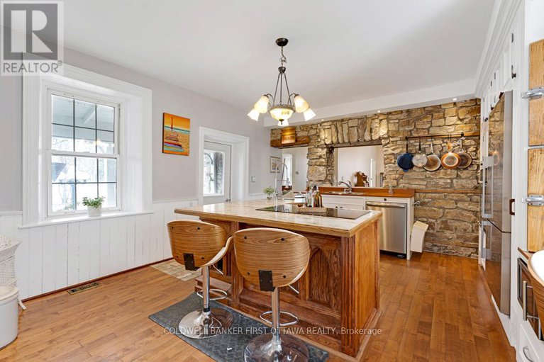 28148483/28-south-street/drummondnorth-elmsley-north-elmsley-twp/drummondnorth-elmsley/ontario/K7H2G1_15