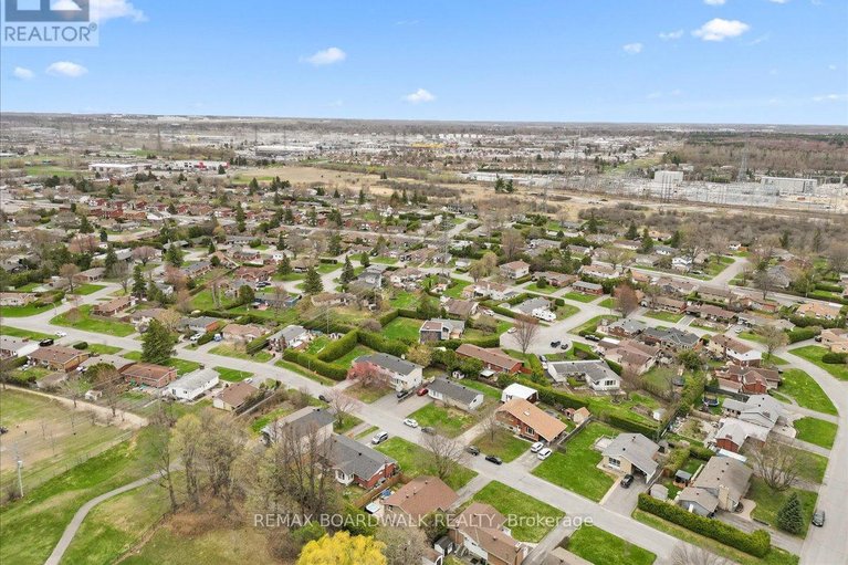 29678419/19-spring-garden-avenue/meadowlandscrestview/ottawa/ontario/K2G3B1_44