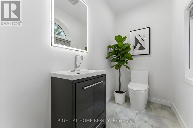 29090557/147-longpre-street-e/vanier/ottawa/ontario/K1L7J5_11