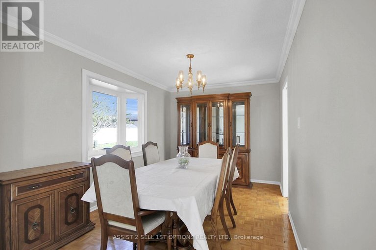 29626461/11-elvaston-avenue/craig-henrywoodvale/ottawa/ontario/K2G3T2_12