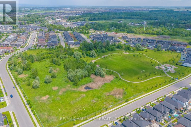 28460424/182-felicity-crescent/mer-bleuebradley-estatesanderson-park/ottawa/ontario/K1W0C2_49