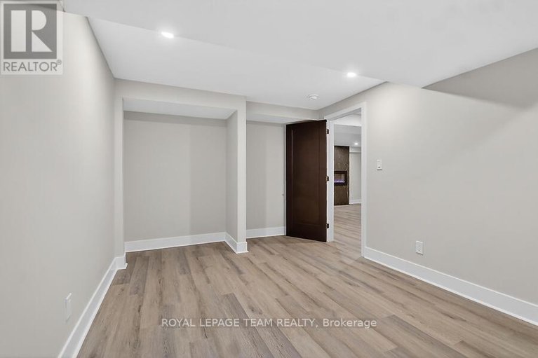 29396926/6636-marina-drive/manotick-south-to-roger-stevens/ottawa/ontario/K4M1B3_35