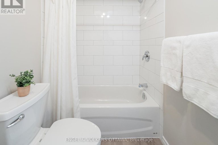 28809754/1504-tanguay-court/katimavik/ottawa/ontario/K2L3X8_21