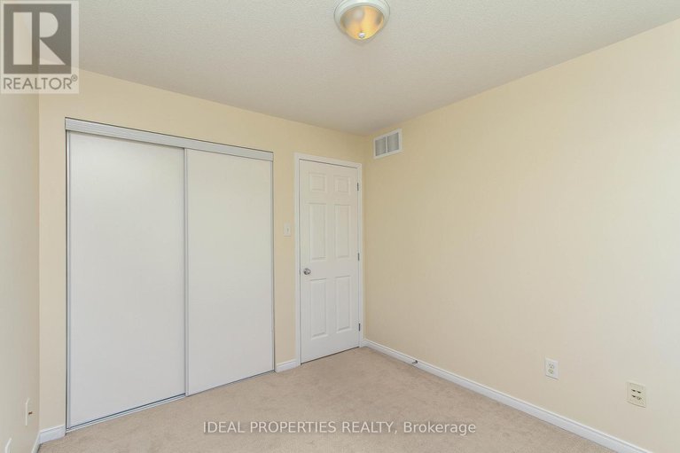 28714023/565-pepperville-crescent-n/emerald-meadowstrailwest/ottawa/ontario/K2M0E6_24