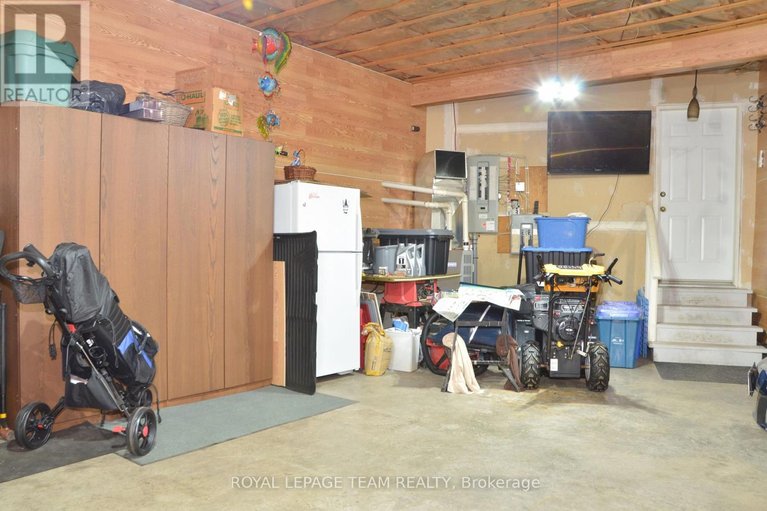 29617818/11708-breezewood-avenue-s/south-dundas-matilda-twp/south-dundas/ontario/K0C1X0_21