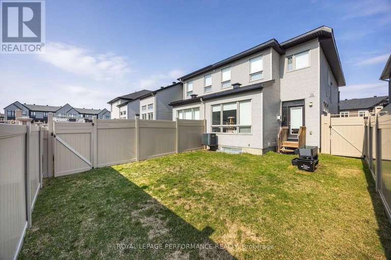 29649024/635-cordelette-circle/mer-bleuebradley-estatesanderson-park/ottawa/ontario/K1W0P2_48