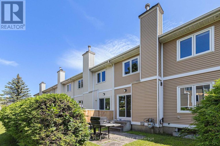 29640031/2015-summerfields-crescent/chapel-hill/ottawa/ontario/K1C7B4_24