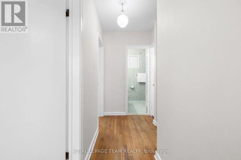 29244449/2358-malone-crescent/queensway-terrace-southridgeview/ottawa/ontario/K2C1L5_30